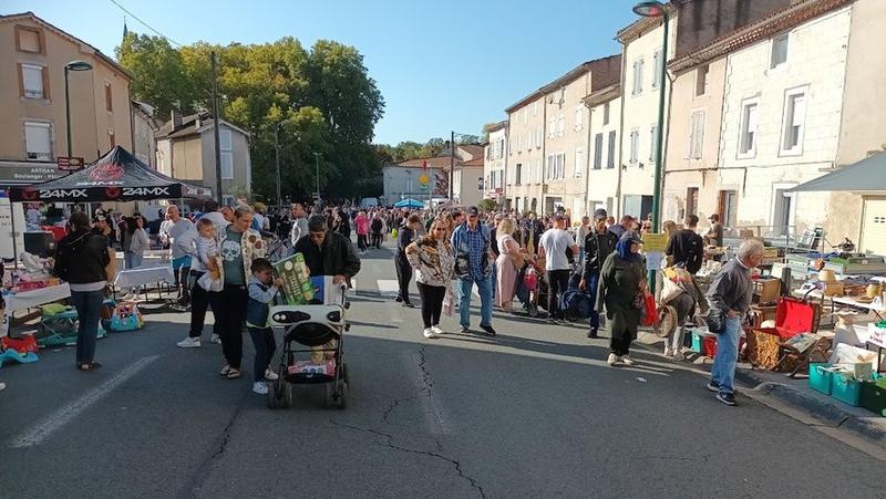 Vide grenier de la mjc-mpt de chaource
