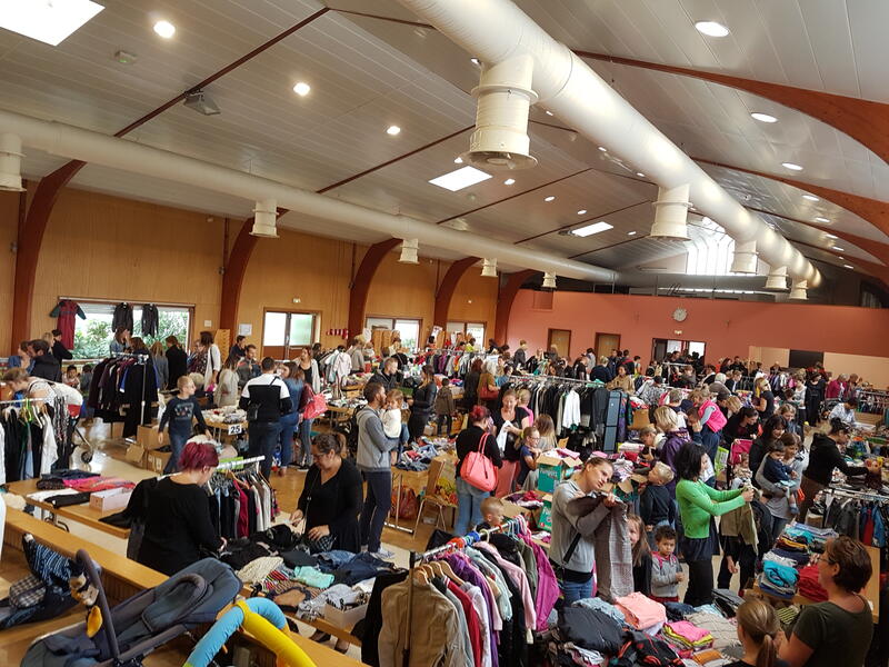 Bourse vêtements, jouets, matériel de puériculture