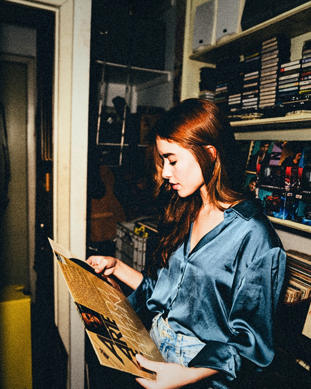 Vente de fripes et vinyles