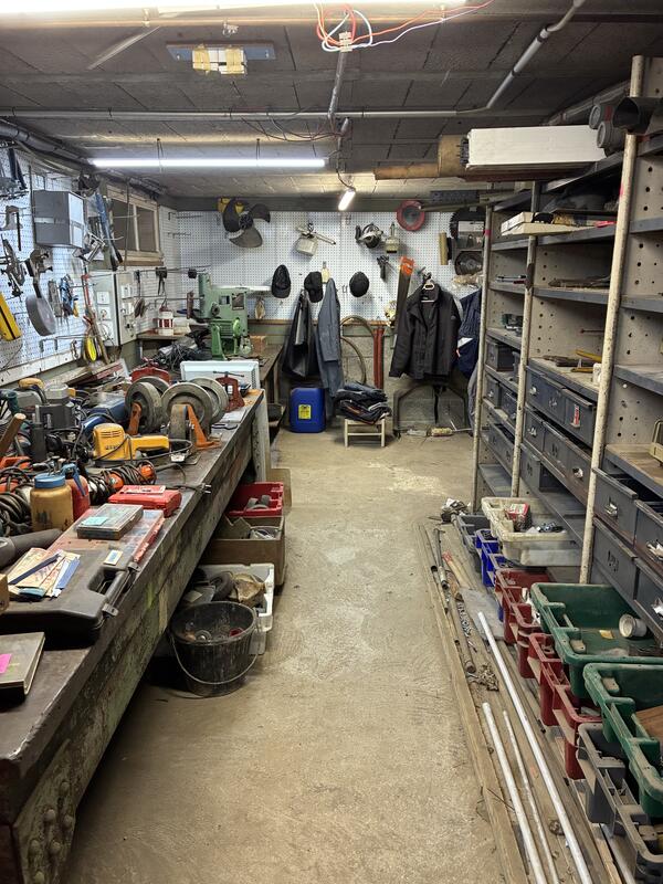 Vide atelier et salon