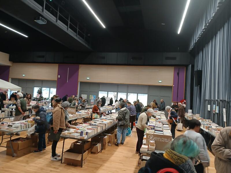 Bourse aux livres - cd - dvd - jeux