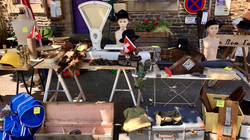 Vide grenier de la société suisse de bienfaisance