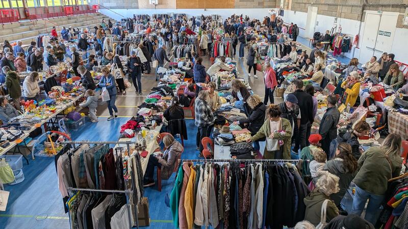Vide-grenier lescar energie solaire citoyenne